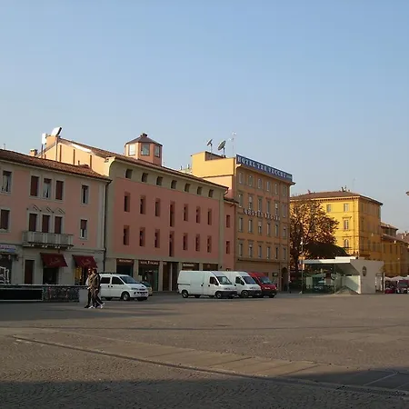 Travel House